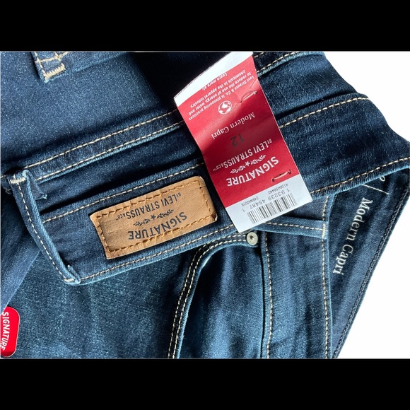 Levi Capris - Picture 2 of 2